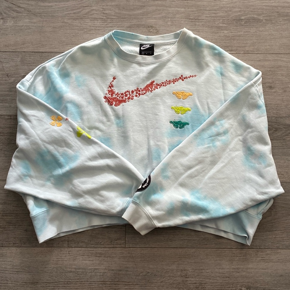 Nike Women’s Blue Crewneck